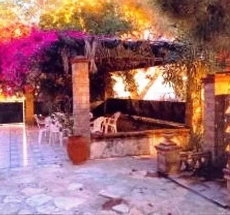 Studios Odysseas Aparthotel 3*