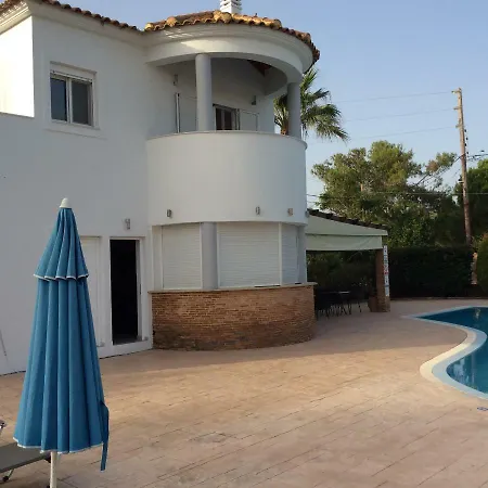 Studios Odysseas Aparthotel 3*